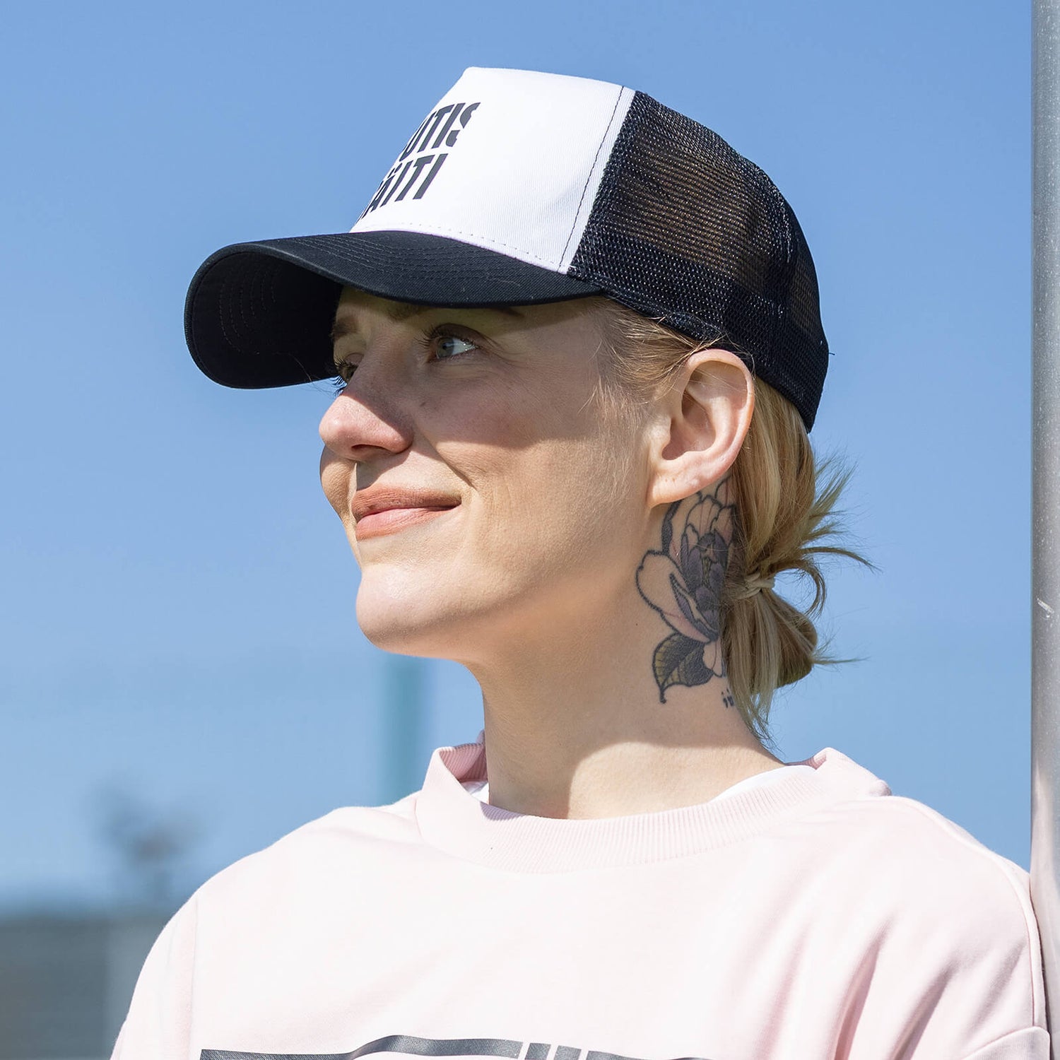 FOOTBALL MOTHER Trucker cap, Black/White