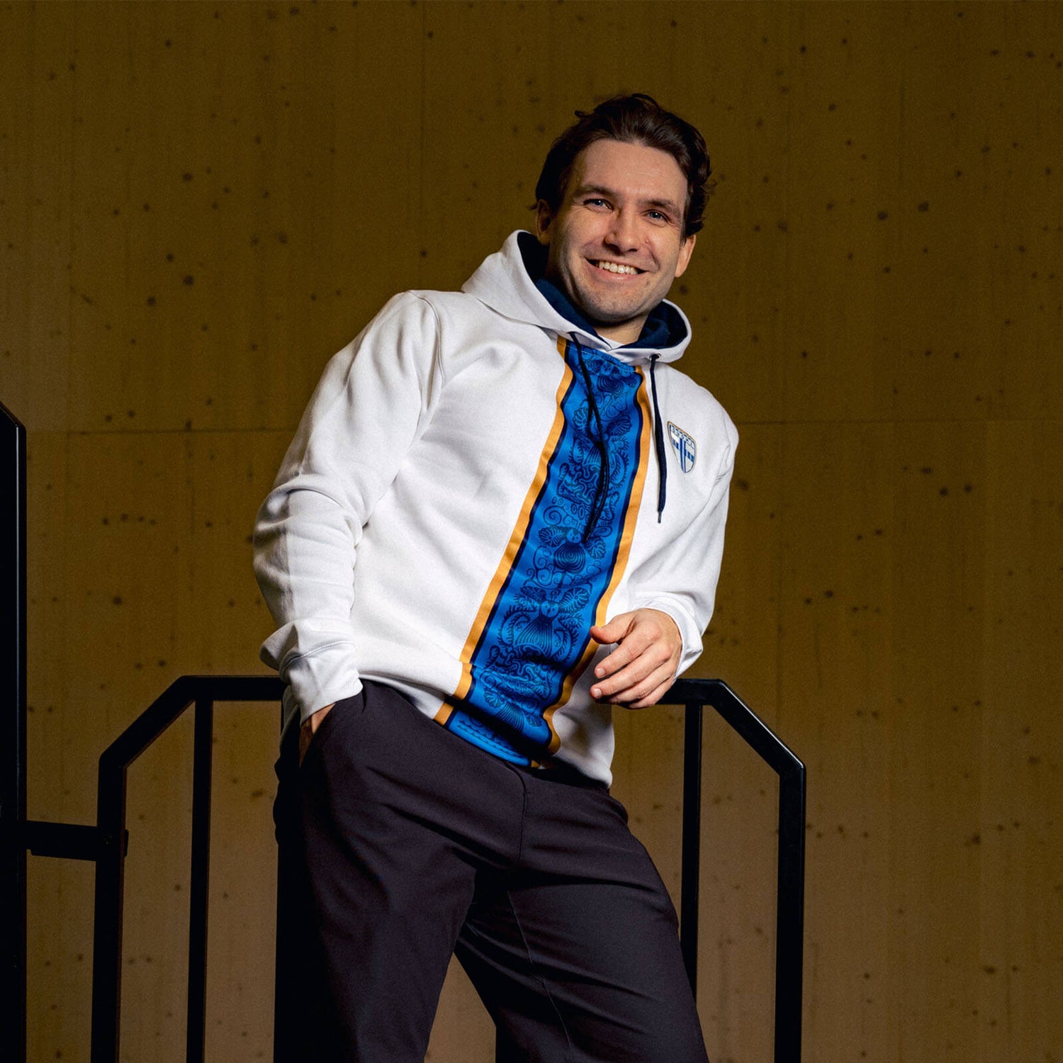 Maajoukkue huppari, By Klaus Haapaniemi